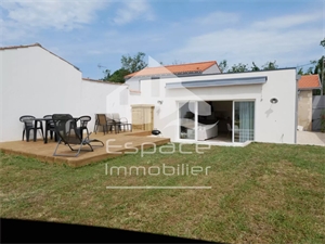 maison-villa à la vente -   17000  LA ROCHELLE, surface 97 m2 vente maison-villa - APR697506